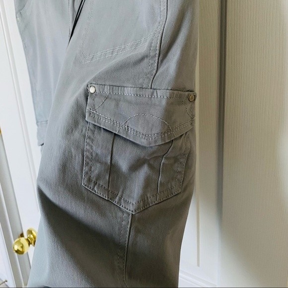 Womens Gray Cargo Capri Pants Size 12 Comfort Stretch - Picture 7 of 15